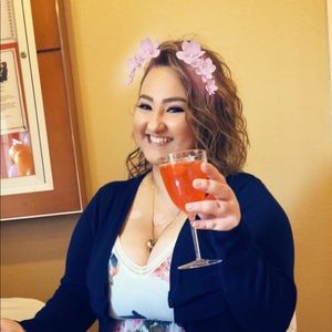 Meet your Posher, Laura